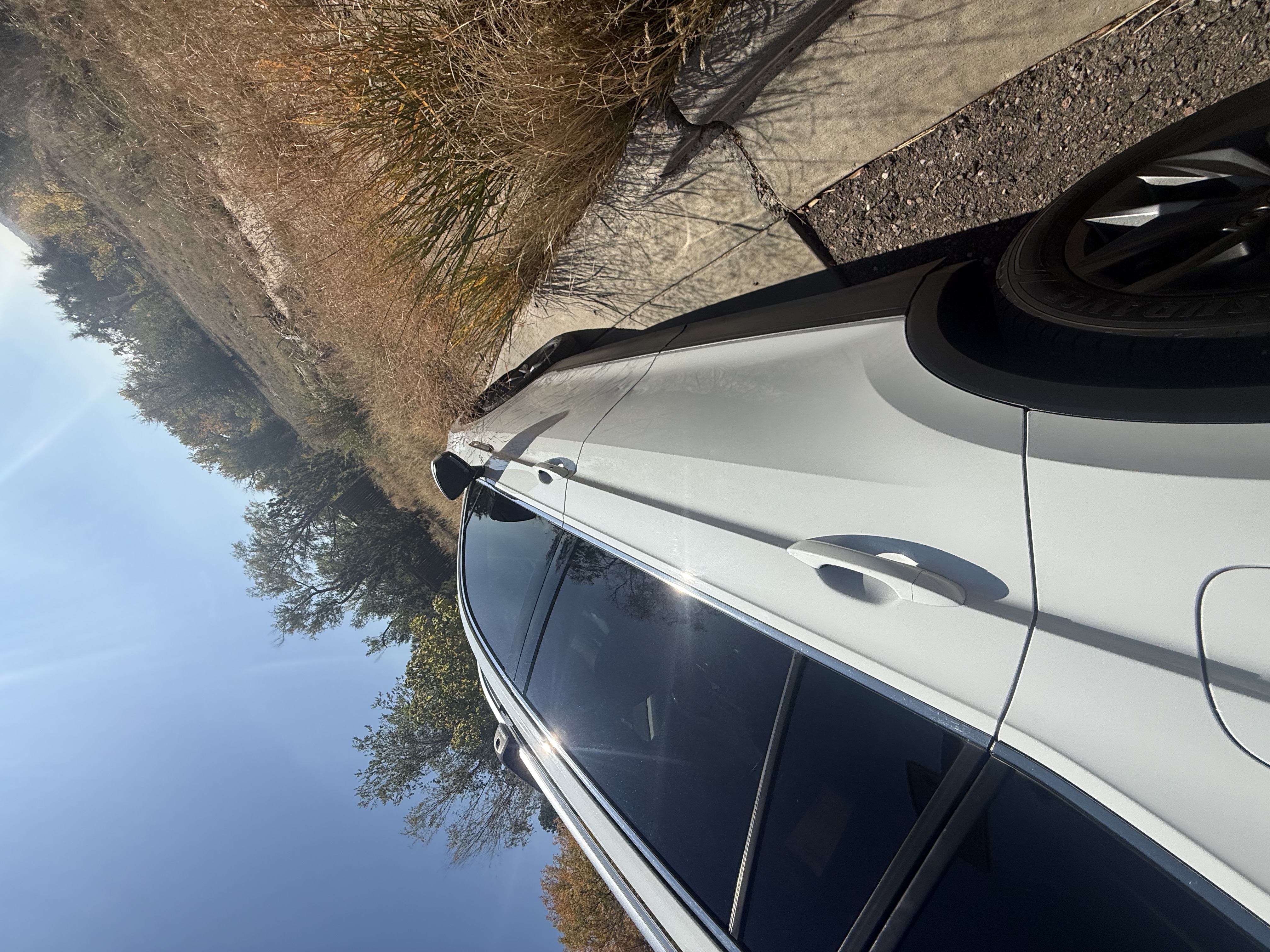 Used 2022 Volkswagen Tiguan SE AWD/4WD image 28