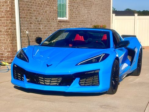 Used 2024 Chevrolet Corvette Z06 image 1