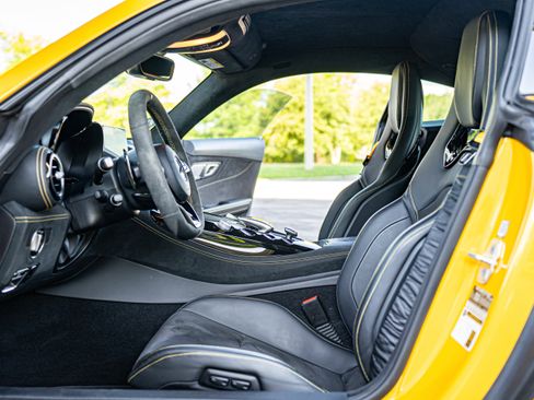 Used 2018 Mercedes-Benz AMG GT R image 21