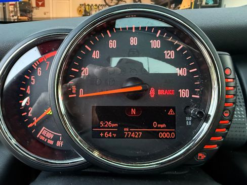 Used 2015 MINI Cooper 2-Door Hardtop image 9