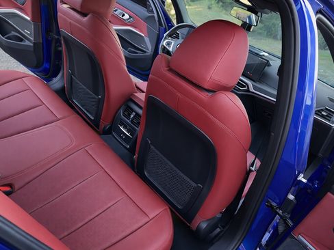 Used 2023 BMW M340i xDrive image 9