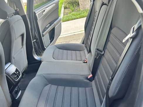 Used 2019 Ford Fusion SE image 10