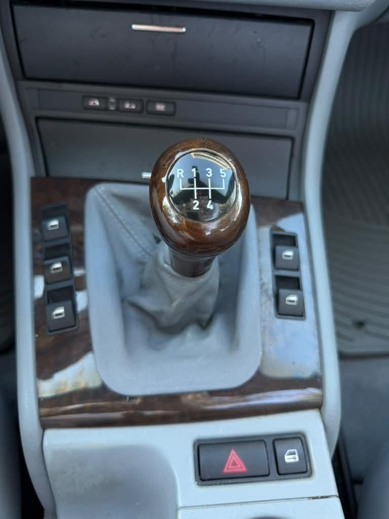 Used 2004 BMW 325Ci Convertible RWD image 14