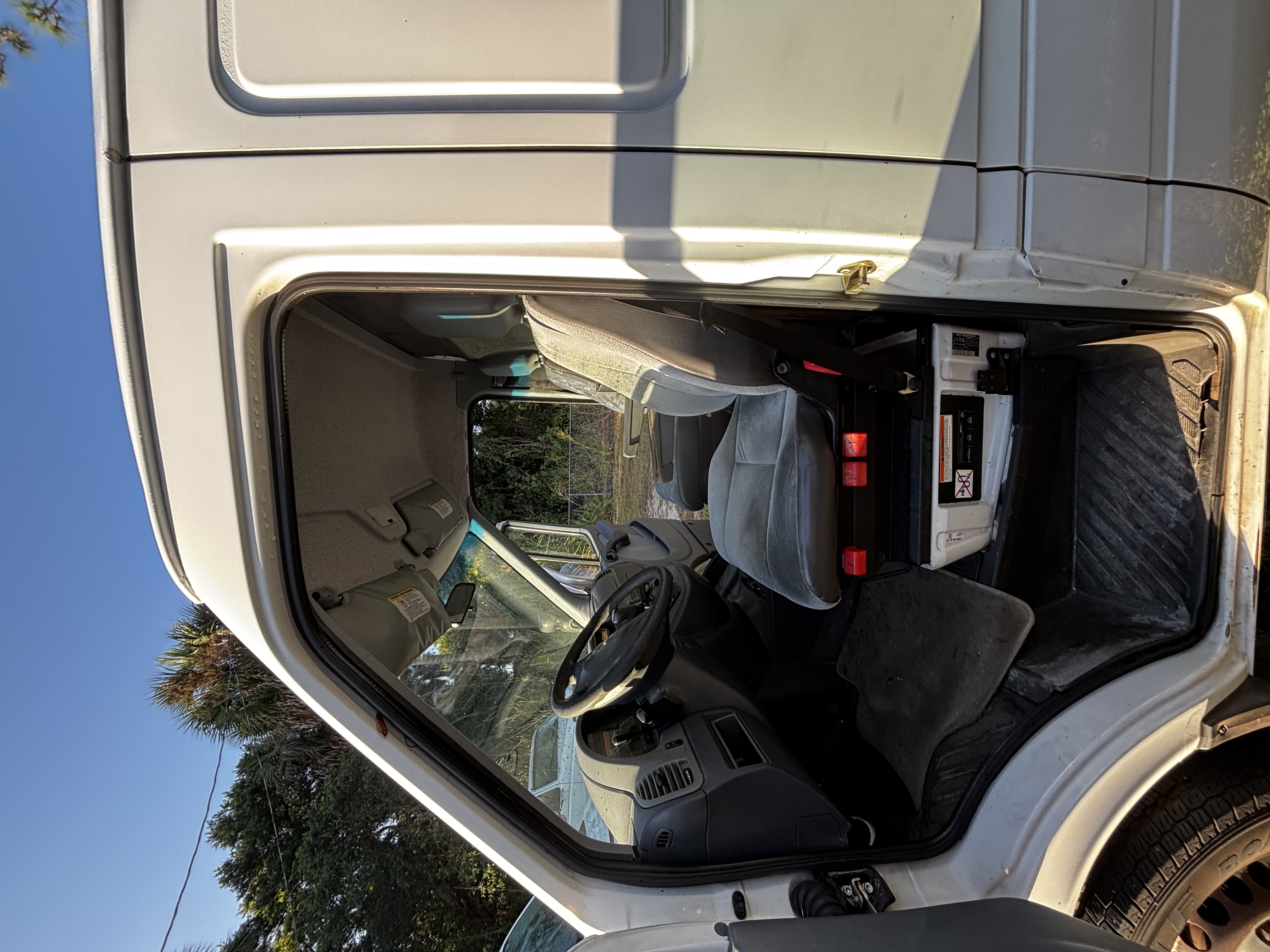 Used 2005 Dodge Sprinter 2500 w/ PWR Convenience Group RWD image 8