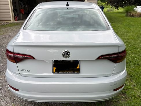 Used 2019 Volkswagen Jetta SE FWD image 5