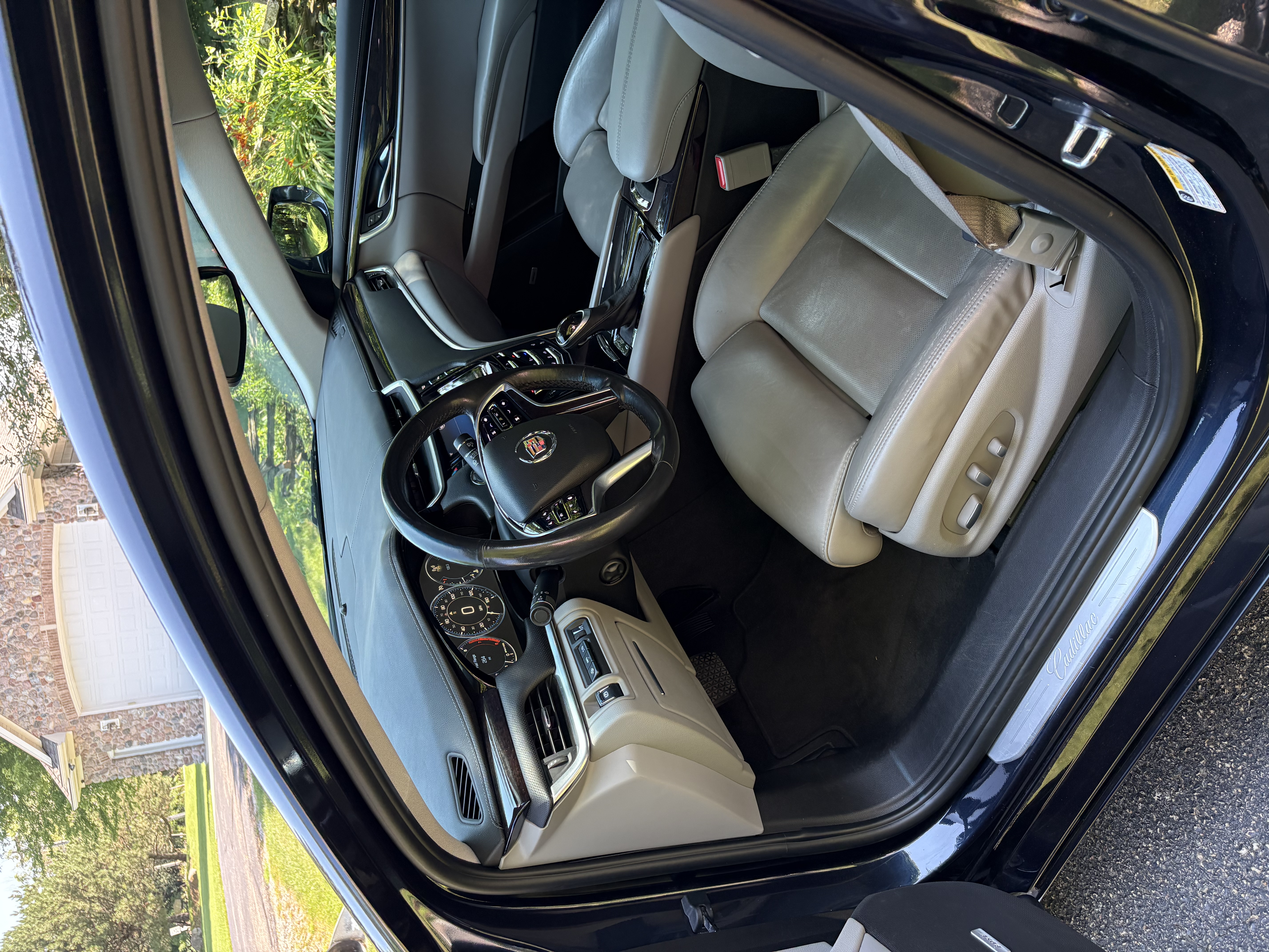 Used 2013 Cadillac XTS Premium FWD image 8