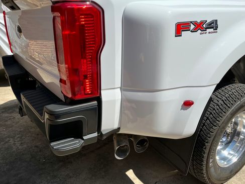 Used 2023 Ford F350 XL w/ FX4 Off-Road Package image 11