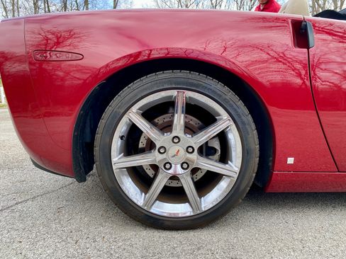 Used 2009 Chevrolet Corvette Convertible w/ Preferred Equipment Group image 23