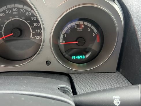 Used 2010 Dodge Avenger SXT image 8