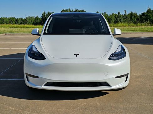 Used 2023 Tesla Model Y Performance image 6