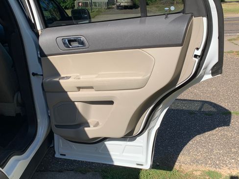 Used 2015 Ford Explorer 4WD image 16