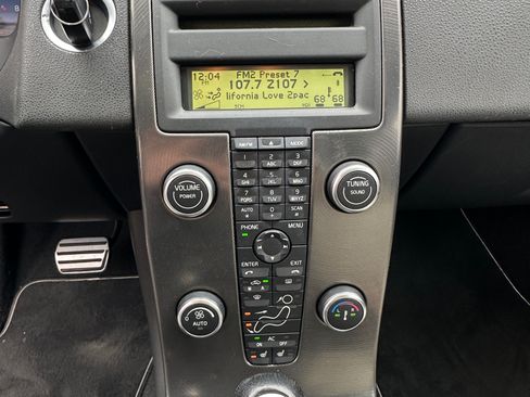 Used 2010 Volvo C30 T5 R-Design image 11