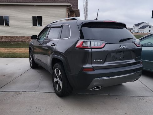 Used 2020 Jeep Cherokee Limited image 19