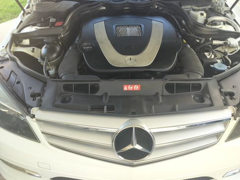Used 2011 Mercedes-Benz C 300 Sedan image 12