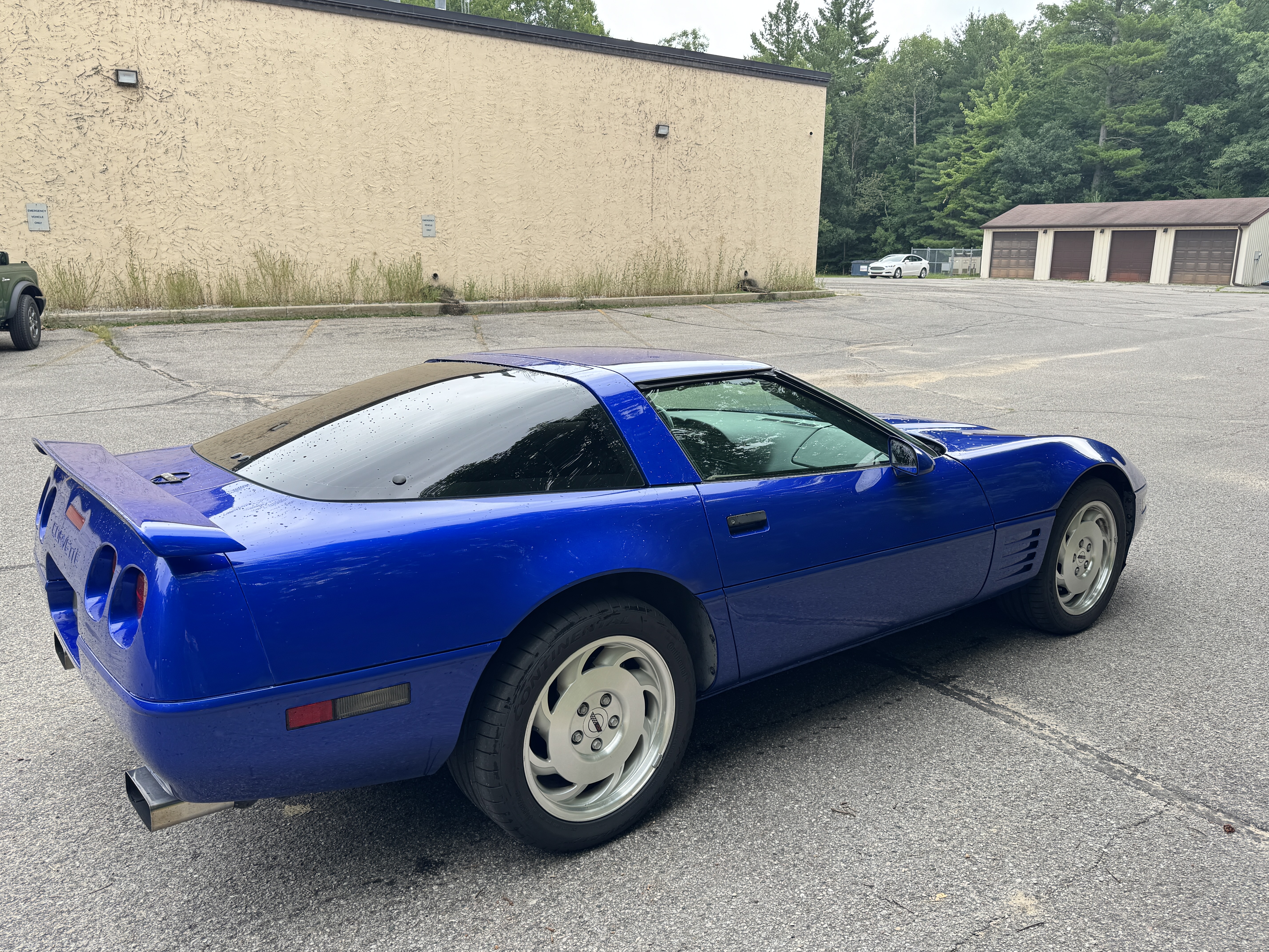 Used 1994 Chevrolet Corvette Coupe RWD image 5