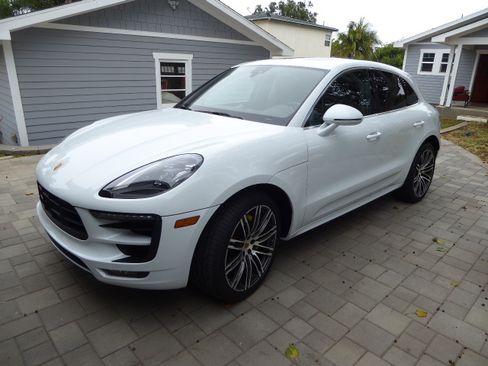 Used 2017 Porsche Macan Turbo image 1