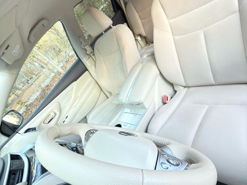 Used 2016 Nissan Murano SV image 4