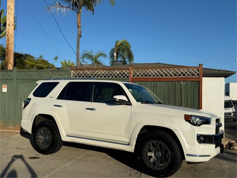 Used 2016 Toyota 4Runner Limited image 1
