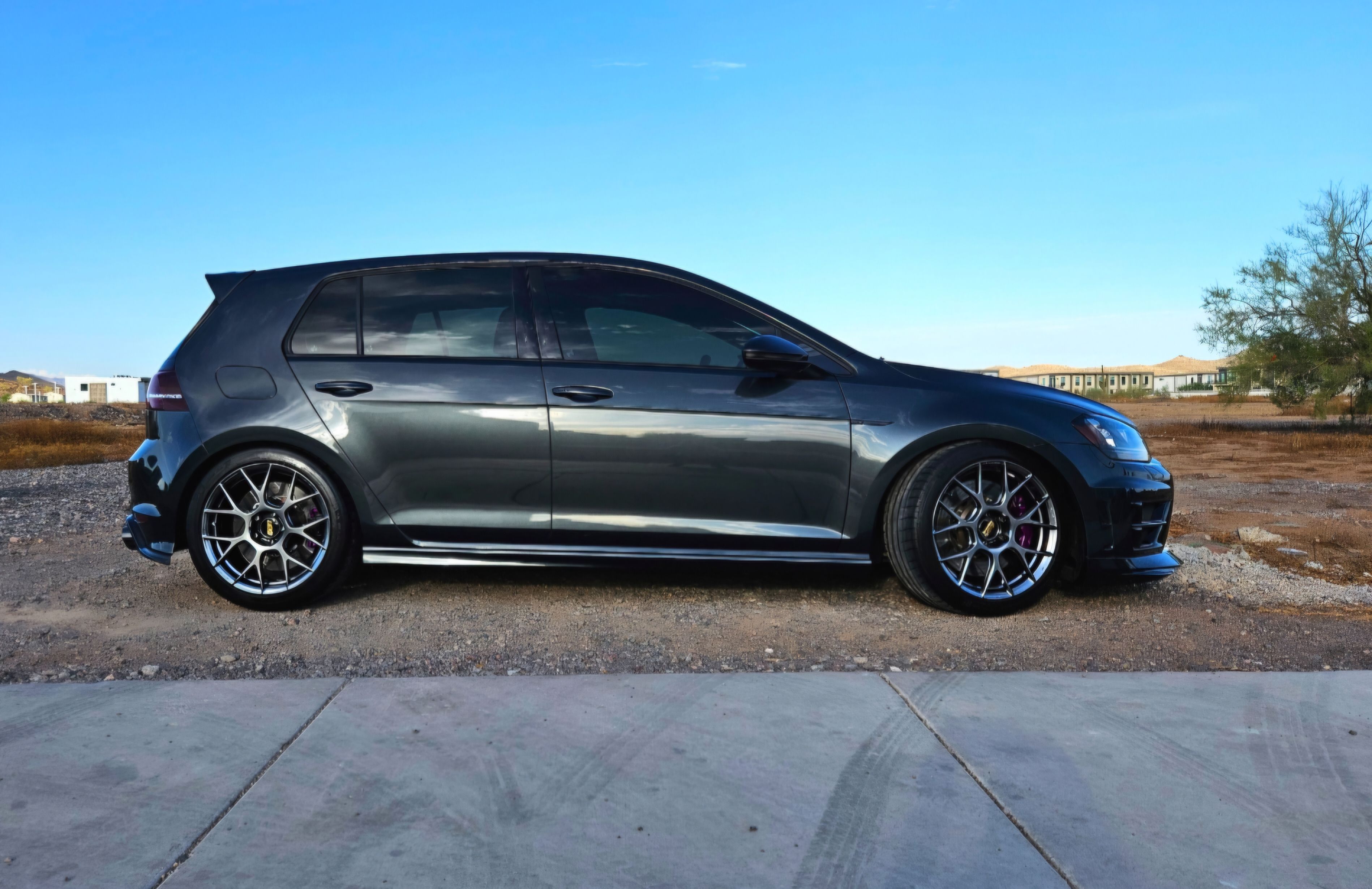 Used 2017 Volkswagen Golf 4-Door AWD/4WD image 18