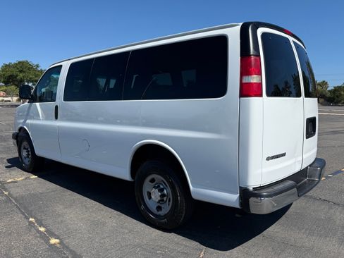 Used 2017 Chevrolet Express 2500 LT w/ LT Preferred Equipment Group RWD image 11