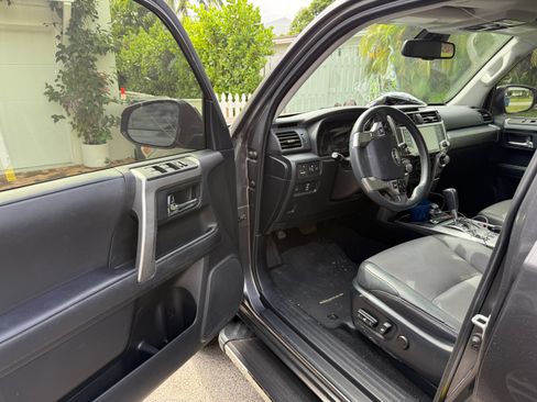 Used 2020 Toyota 4Runner SR5 Premium image 6