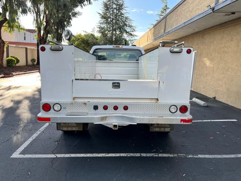 Used 2010 Ford F350 4x4 Regular Cab DRW Super Duty image 9