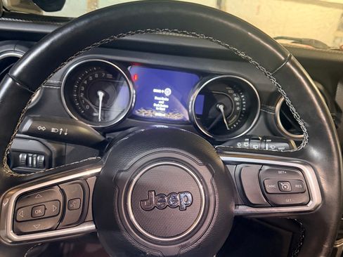 Used 2022 Jeep Wrangler Unlimited Sahara w/ Cold Weather Group image 11