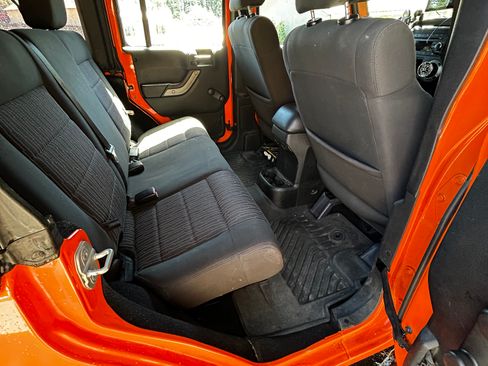Used 2012 Jeep Wrangler Unlimited Sport w/ Connectivity Group AWD/4WD image 13
