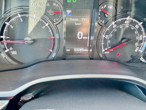 Used 2024 Toyota 4Runner SR5 Premium w/ Moonroof Package AWD/4WD image 19