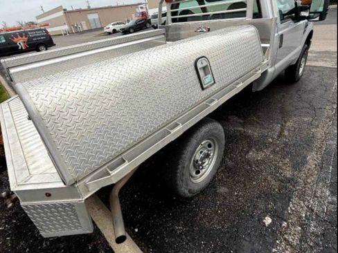 Used 2010 Ford F250 XL image 2