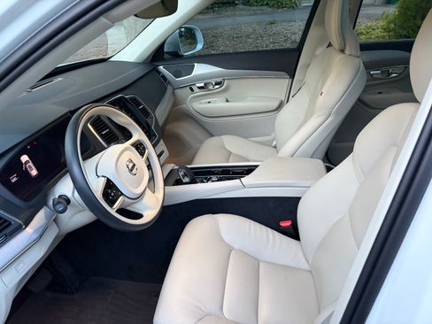 Used 2025 Volvo XC90 B5 Core w/ Protection Package Premier AWD/4WD image 19