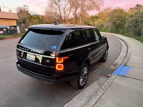 Used 2018 Land Rover Range Rover HSE image 4