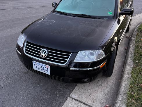 Used 2001 Volkswagen Passat GLX image 1