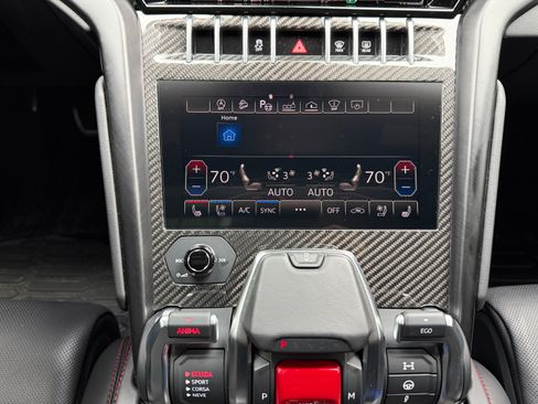 Used 2021 Lamborghini Urus image 25