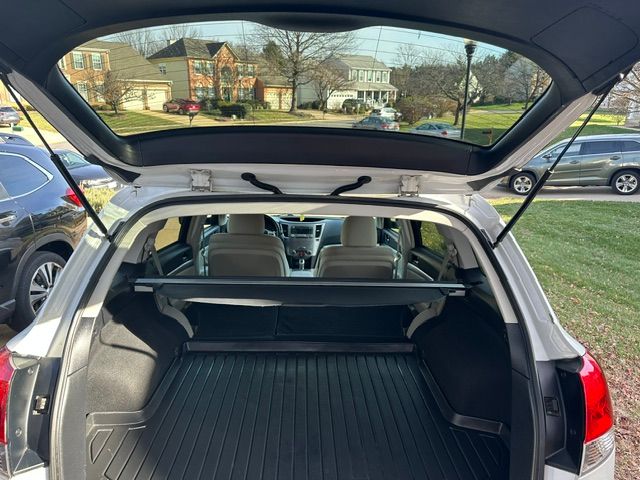 Used 2012 Subaru Outback 2.5i Premium AWD/4WD image 10