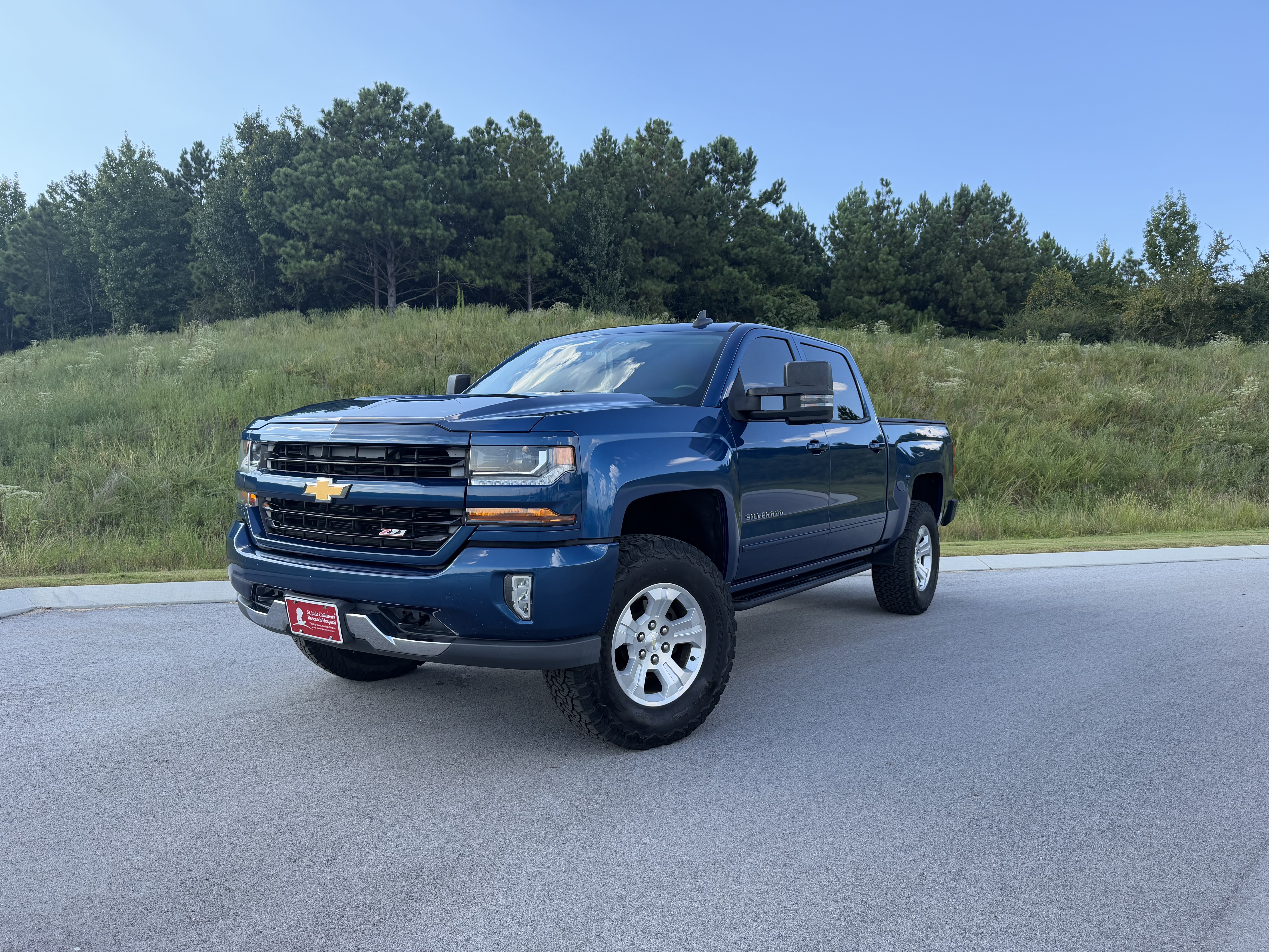 Used 2017 Chevrolet Silverado 1500 LT w/ All Star Edition AWD/4WD image 1