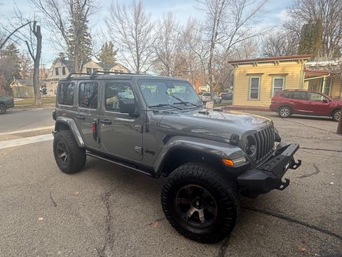 Used 2020 Jeep Wrangler Unlimited Sahara image 8