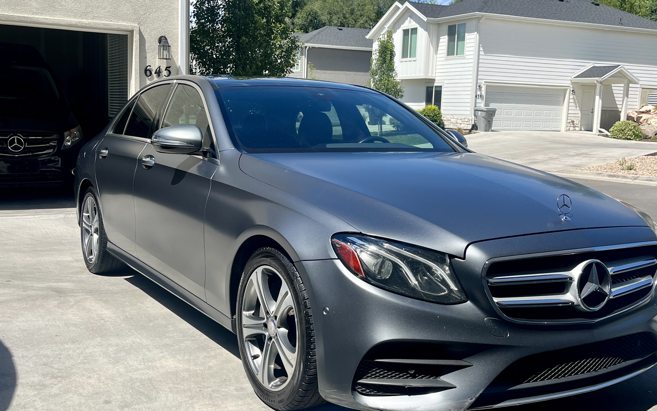 Used 2017 Mercedes-Benz E 300 4MATIC image 1
