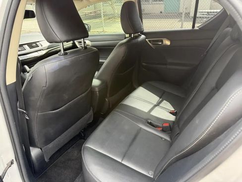 Used 2017 Lexus CT 200h 200h Hatchback 4D image 27