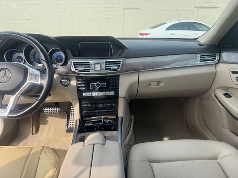 Used 2015 Mercedes-Benz E 350 4MATIC Sedan image 29
