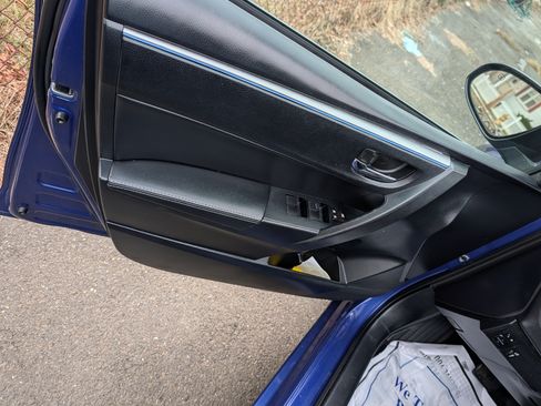 Used 2015 Toyota Corolla S image 12