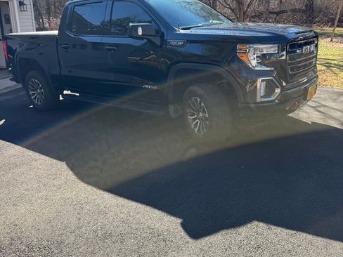 Used 2019 GMC Sierra 1500 AT4 w/ Off Road Performance Package image 4