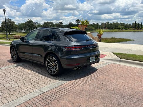Used 2020 Porsche Macan Turbo image 12