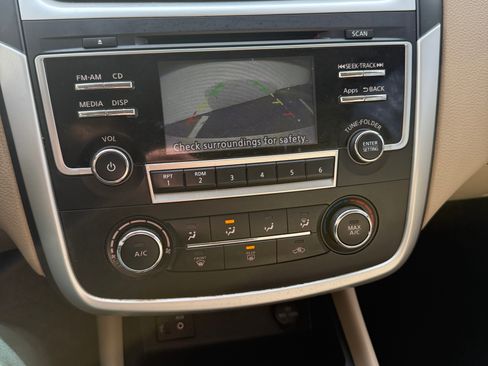 Used 2016 Nissan Altima 2.5 S w/ Power Driver Seat Package image 9