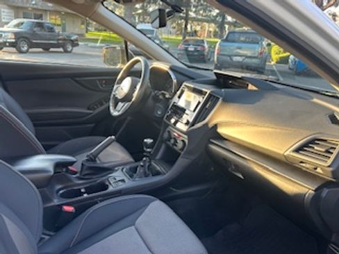 Used 2019 Subaru Crosstrek 2.0i Premium image 8