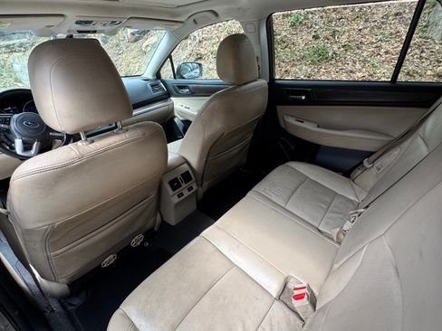 Used 2016 Subaru Outback 2.5i Limited image 11