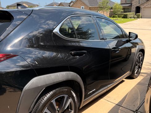 Used 2020 Lexus UX 250h w/ Premium Package AWD/4WD image 6