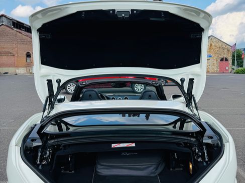 Used 2016 Ferrari California T image 32