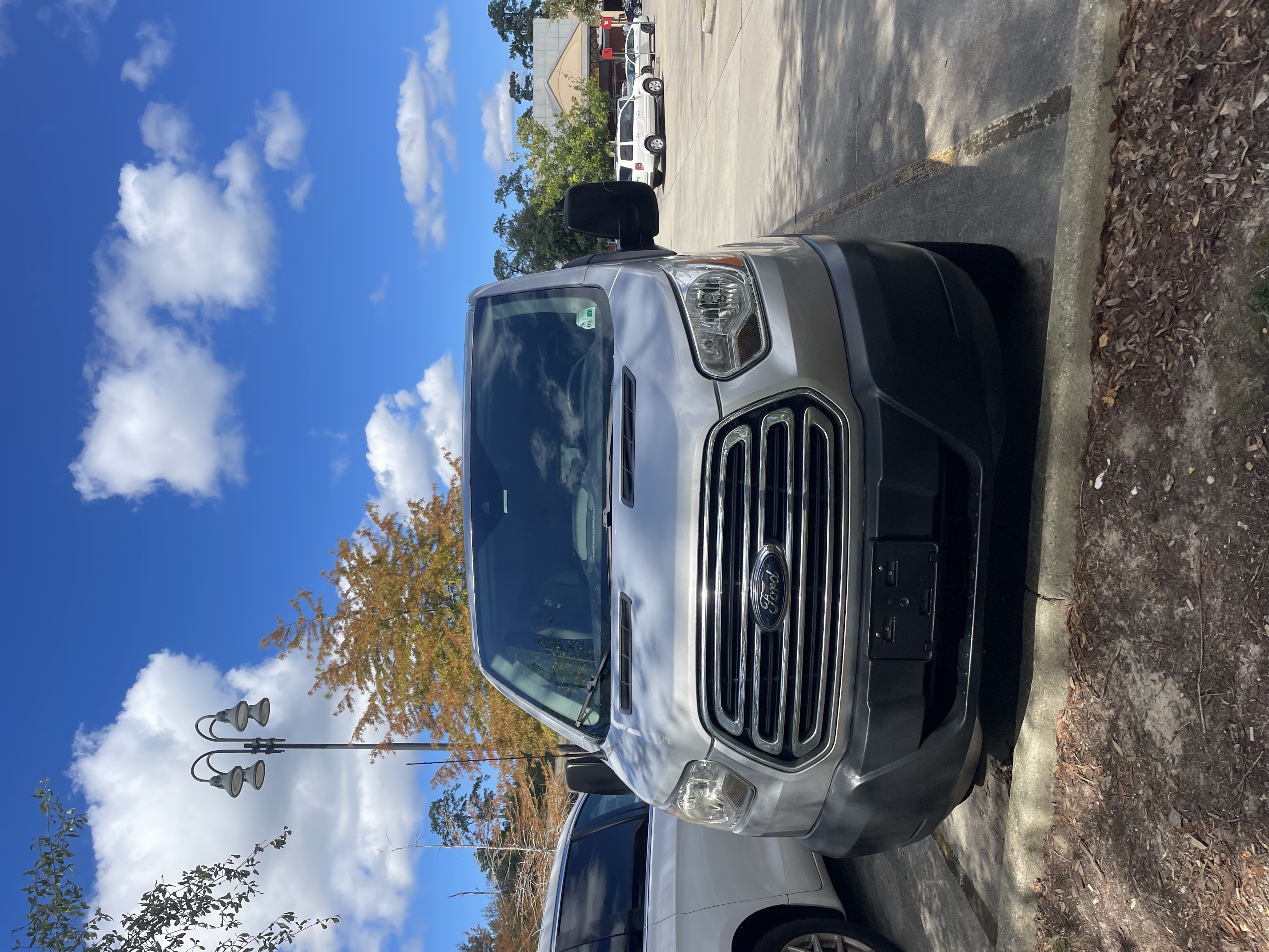 Used 2018 Ford Transit 350 XLT RWD image 4