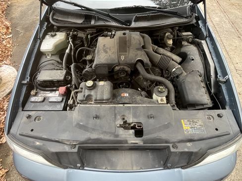 Used 2004 Lincoln Town Car Signature image 22